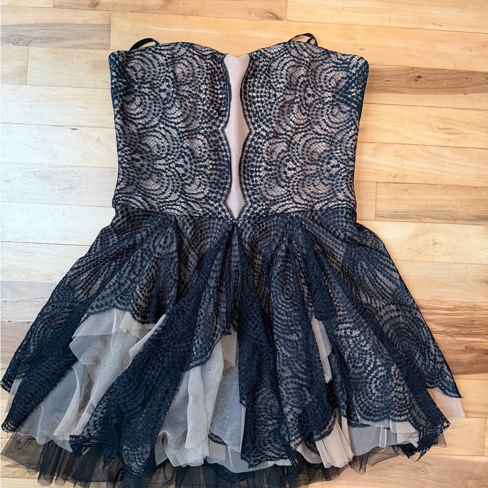BCBG MAX AZRIA Norelle Dress